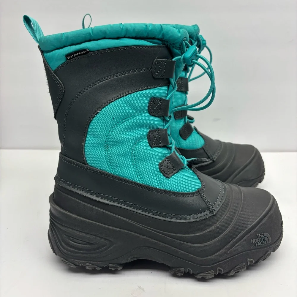 The North Face Teal and Black Waterproof Winter Boots, SZ 3 little boy, box 33
